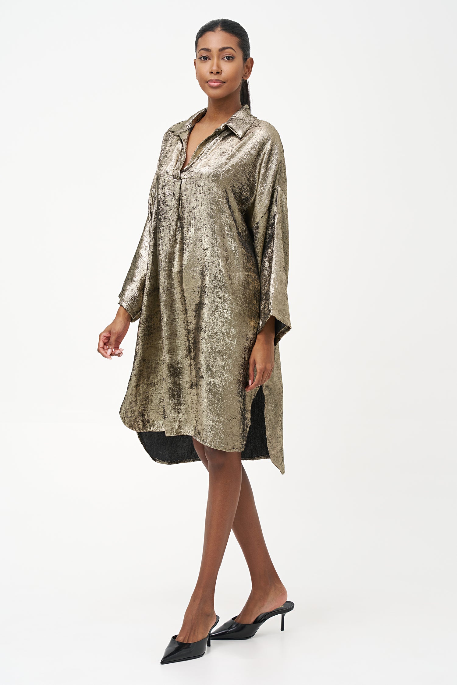 Women's woven knee-length long sleeve dress, with a shirt collar and dropped shoulders