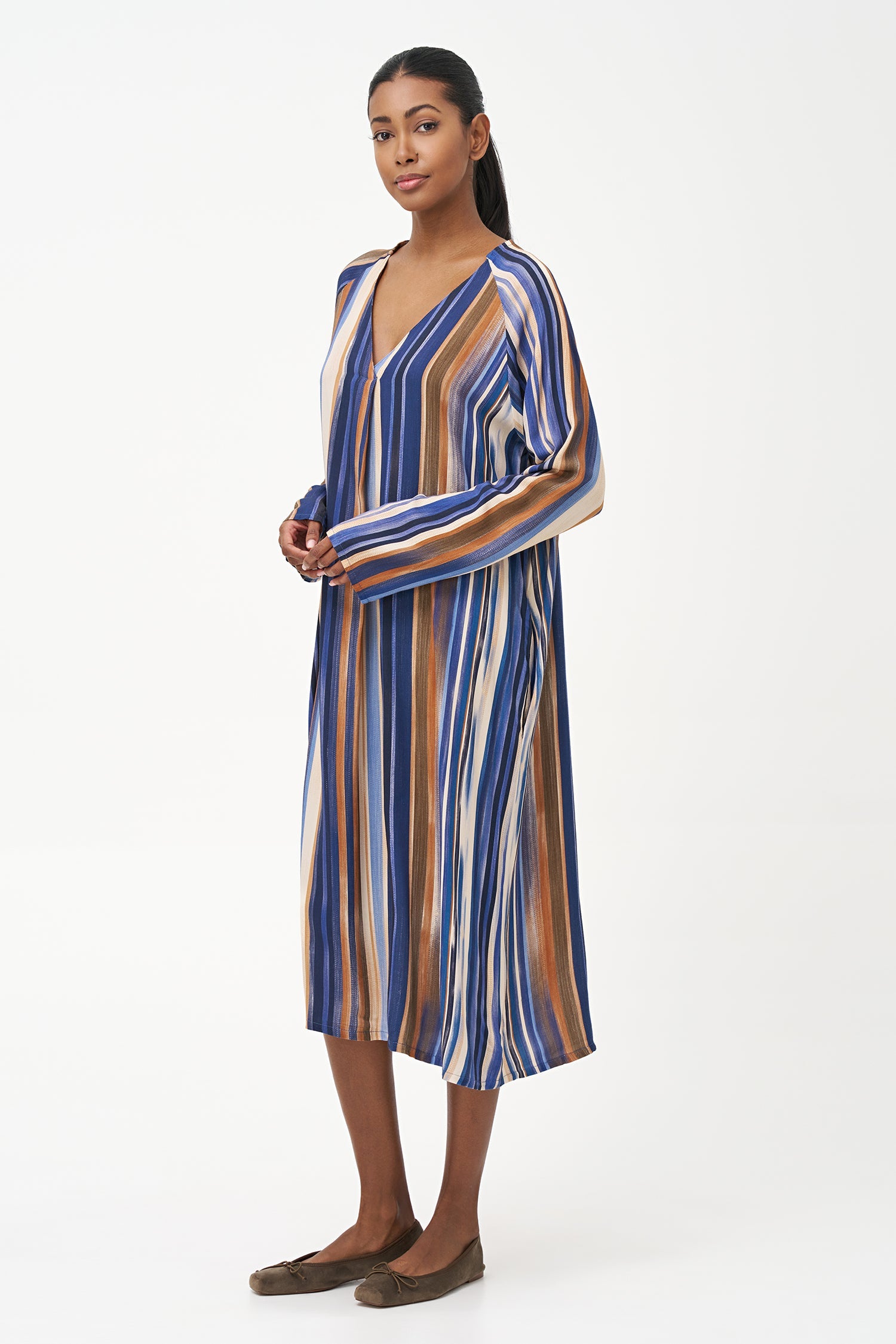 Women Woven'S V-Neckline Dress