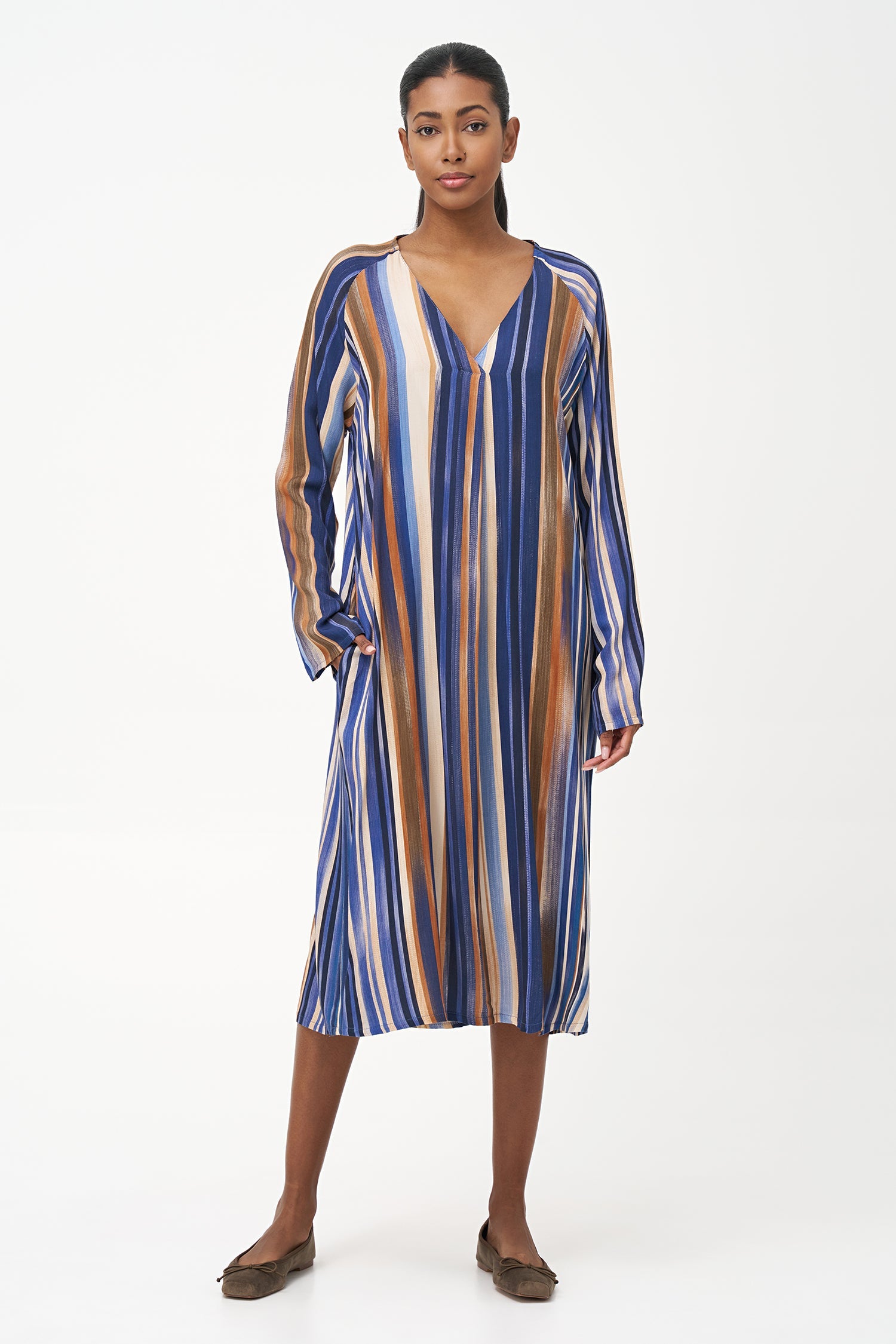 Women Woven'S V-Neckline Dress