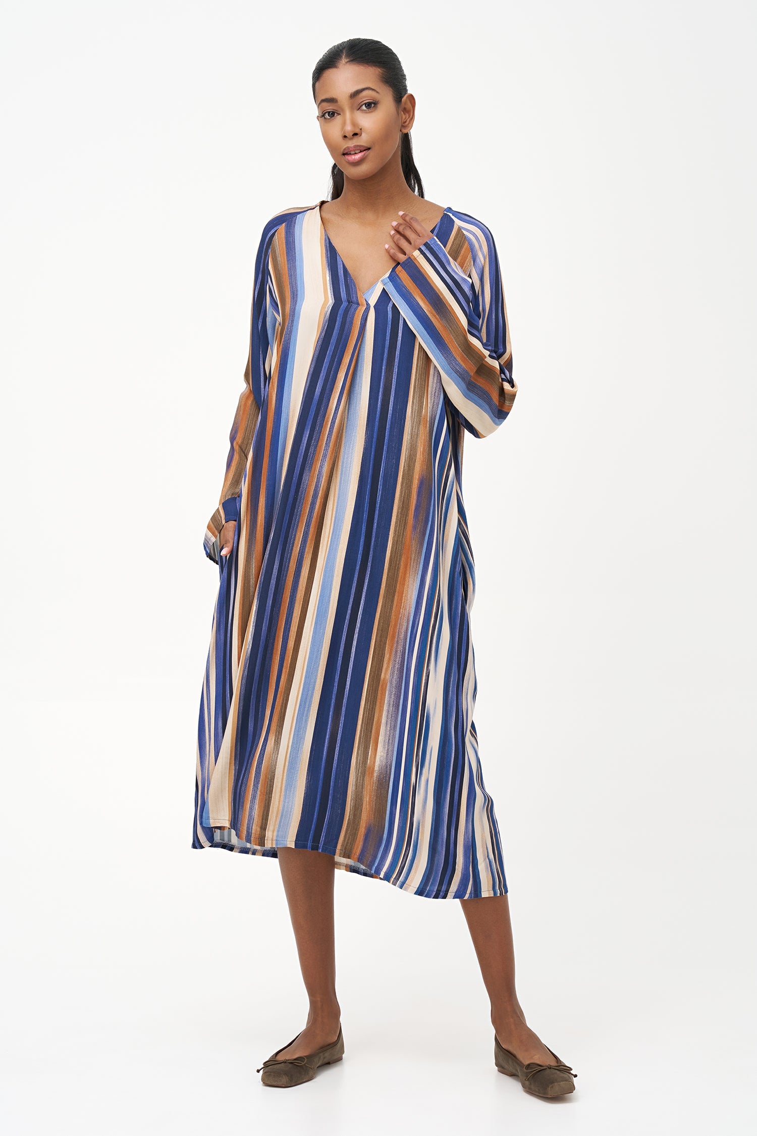 Women Woven'S V-Neckline Dress
