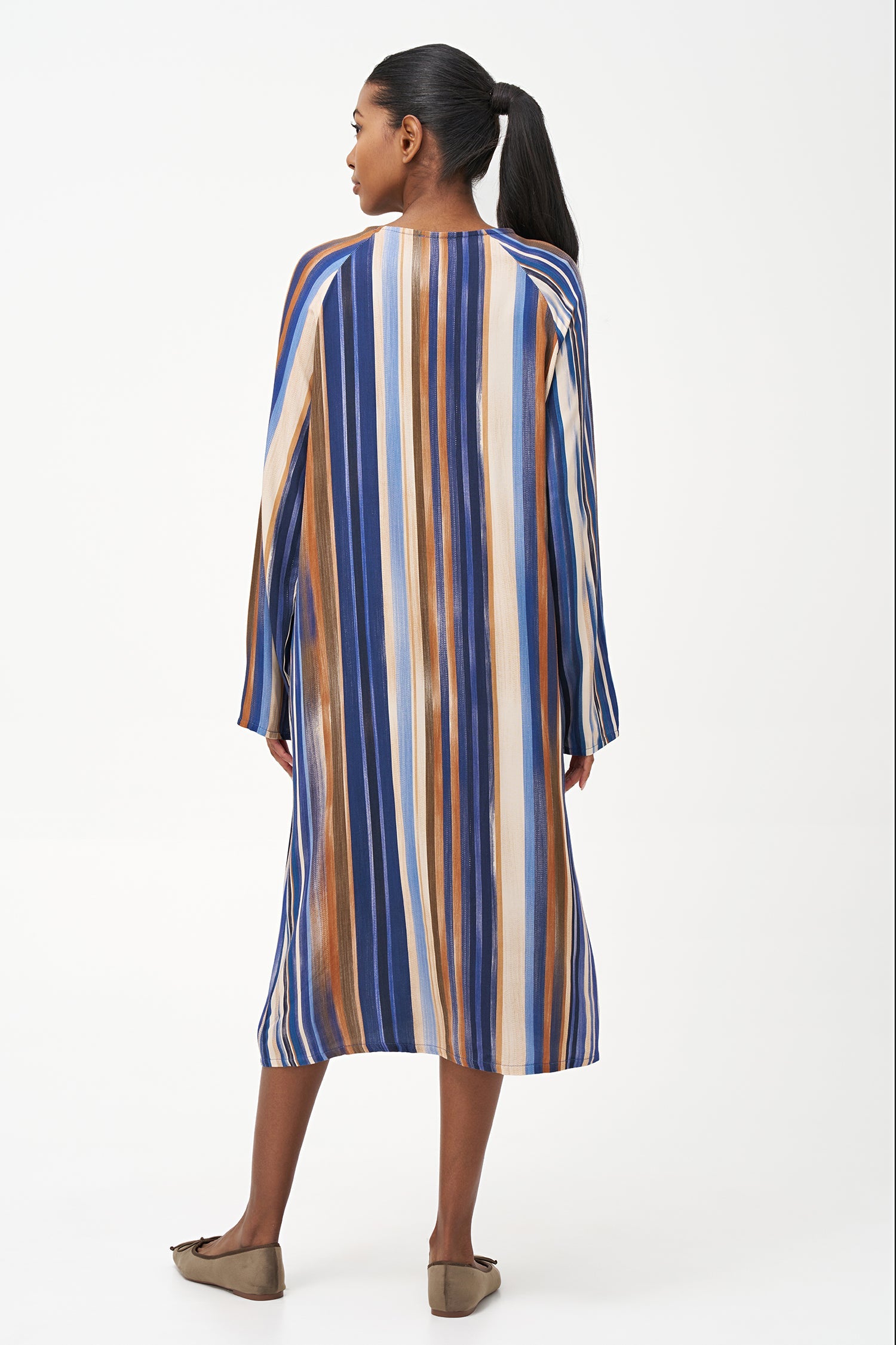 Women Woven'S V-Neckline Dress