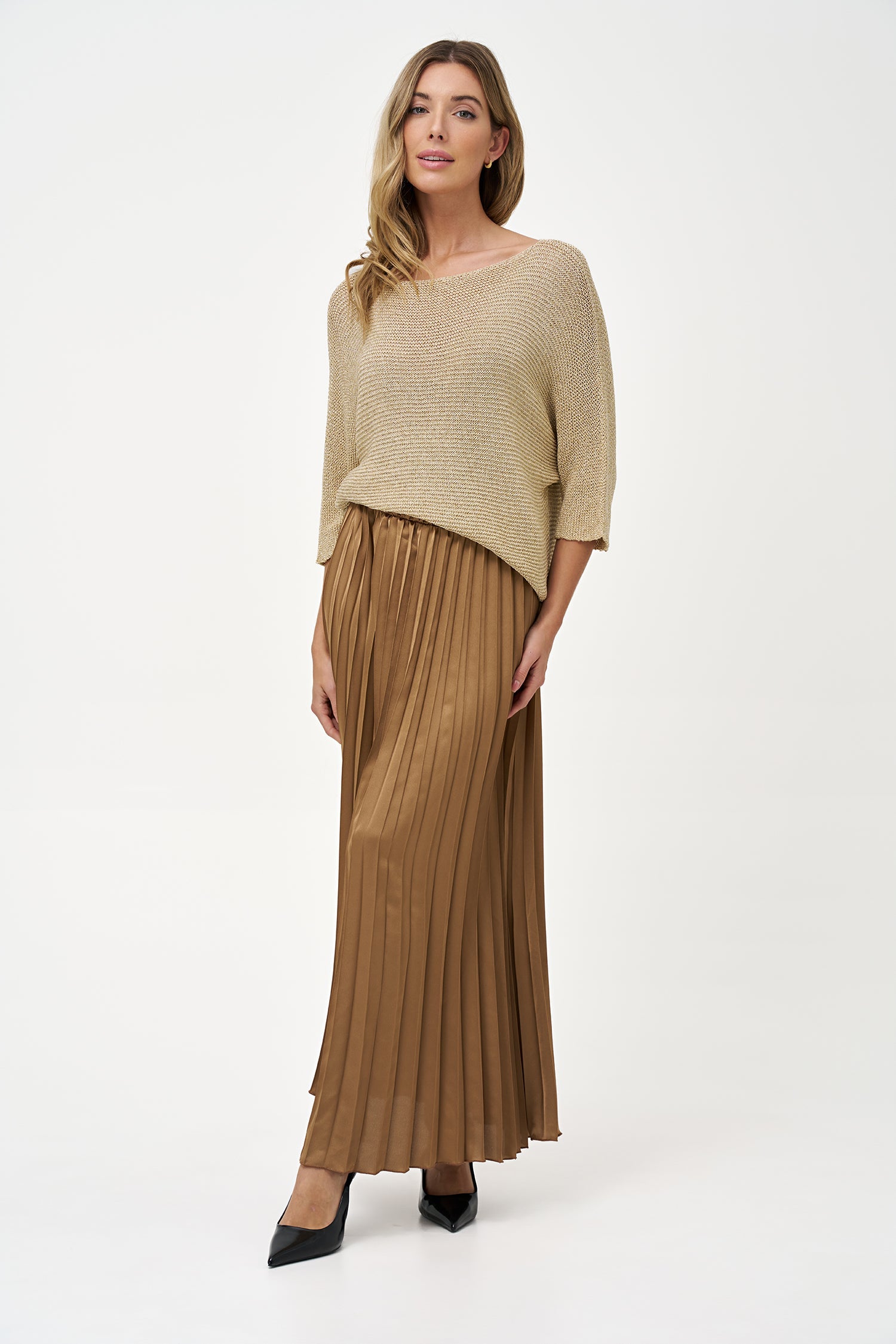 Women’s knit boat-neck sweater, with 3/4th length sleeves