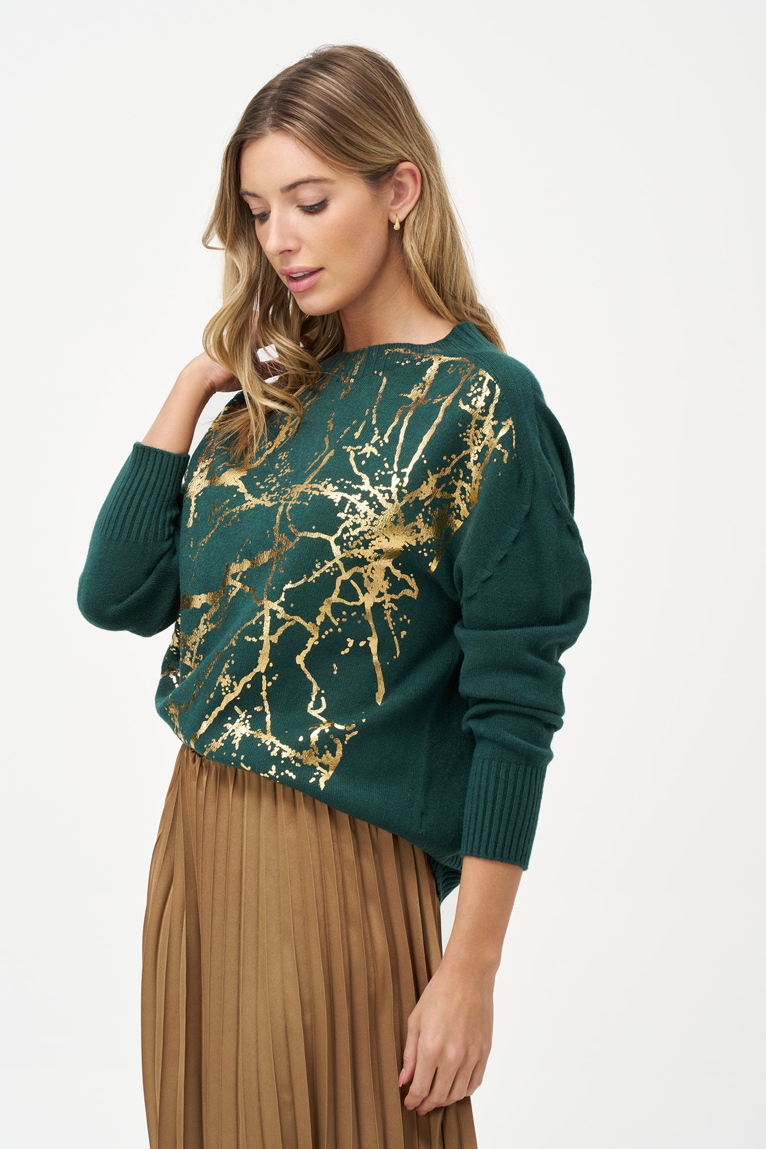 Women’s knit crew-neck long sleeve sweater